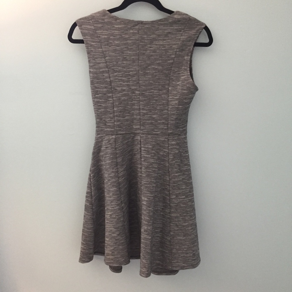 Professional Dress - Picture 3 of 4